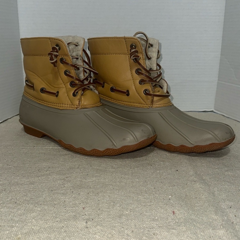 Seven7 Speyside Fleece Lined Taupe Duck Boots Sz 9